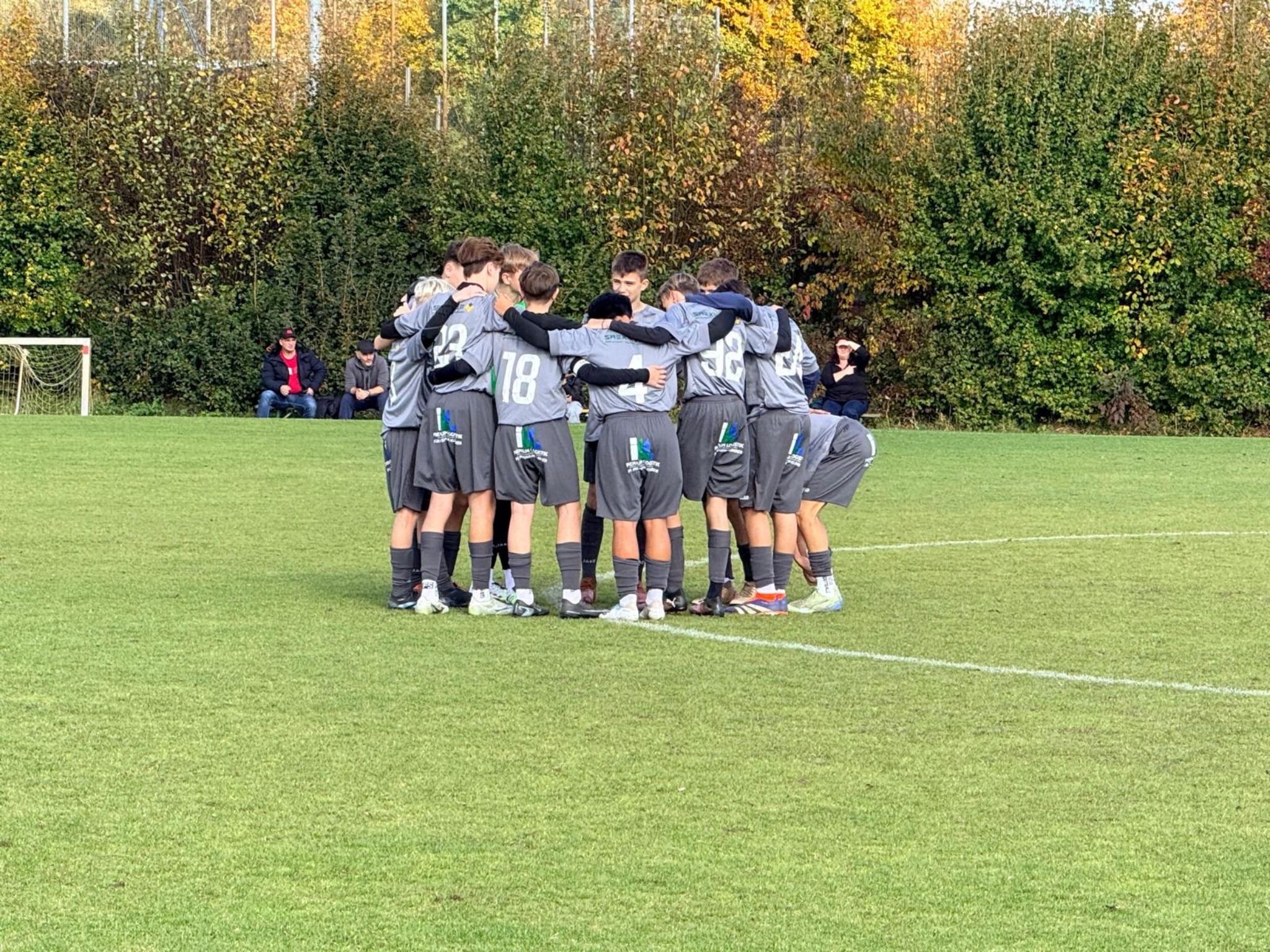 Fußballmanschaft U15 St.Florian im Kreis